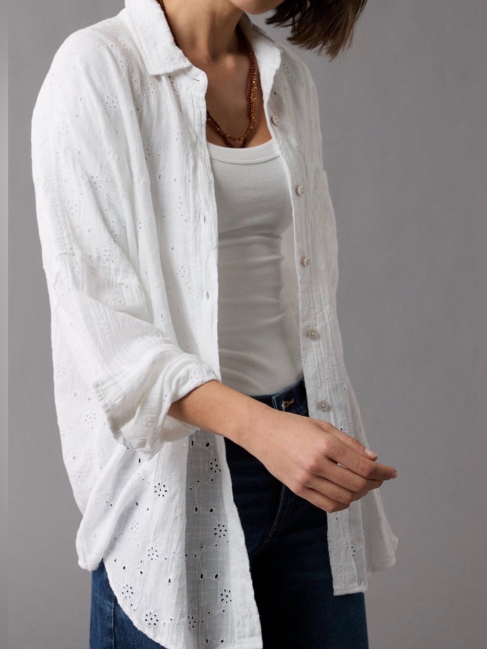 ✨American Eagle White Oversized Eyelet Embroidered Button-Down Shirt✨
